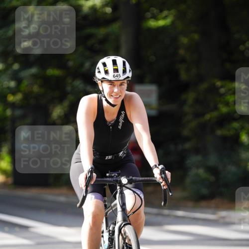14.09.2025 - Stadtparktriathlon Michael Burmester http://msf.ph/oto/8910905 14.09.2025 10:56:28 Radfahren 645, 756, 763, 778, 802, 803, 888 meine-sportfotos.de