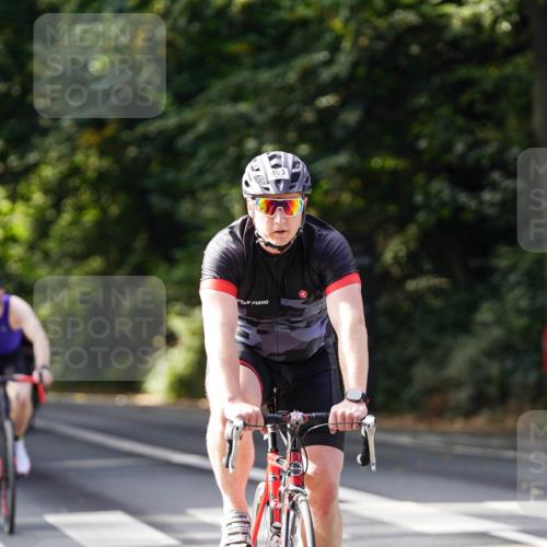 14.09.2025 - Stadtparktriathlon Michael Burmester http://msf.ph/oto/8910910 14.09.2025 10:56:34 Radfahren 645, 763, 774, 778, 788, 802, 803, 849 meine-sportfotos.de