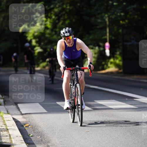 14.09.2025 - Stadtparktriathlon Michael Burmester http://msf.ph/oto/8910912 14.09.2025 10:56:35 Radfahren 763, 774, 778, 788, 802, 803, 849 meine-sportfotos.de