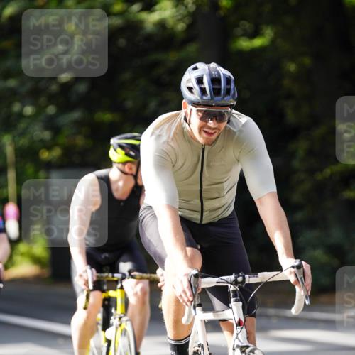 14.09.2025 - Stadtparktriathlon Michael Burmester http://msf.ph/oto/8910930 14.09.2025 10:56:49 Radfahren 697, 746, 755, 764, 767, 771, 776, 783, 796, 807, 811, 817, 914 meine-sportfotos.de