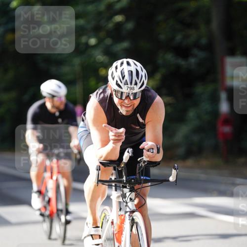 14.09.2025 - Stadtparktriathlon Michael Burmester http://msf.ph/oto/8910940 14.09.2025 10:57:00 Radfahren 782, 796, 798, 817, 909 meine-sportfotos.de