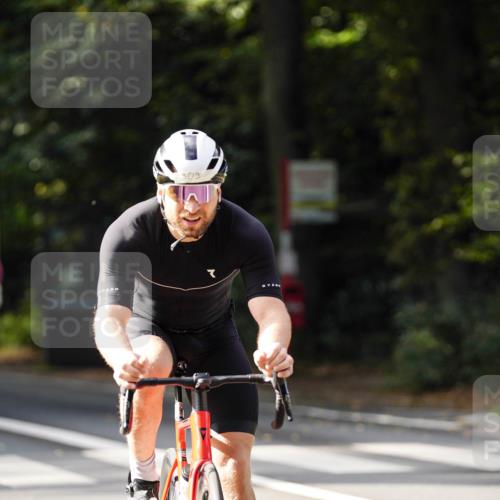 14.09.2025 - Stadtparktriathlon Michael Burmester http://msf.ph/oto/8910942 14.09.2025 10:57:01 Radfahren 782, 796, 798, 909 meine-sportfotos.de