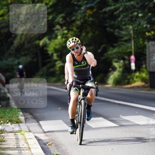 14.09.2025 - Stadtparktriathlon Michael Burmester http://msf.ph/oto/8910948 14.09.2025 10:57:11 Radfahren 626, 754, 782, 850 meine-sportfotos.de