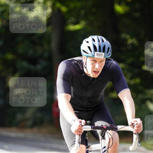 14.09.2025 - Stadtparktriathlon Michael Burmester http://msf.ph/oto/8910956 14.09.2025 10:57:27 Radfahren 638, 753, 827, 867, 905 meine-sportfotos.de