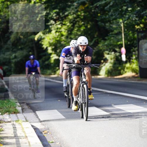 14.09.2025 - Stadtparktriathlon Michael Burmester http://msf.ph/oto/8910967 14.09.2025 10:57:38 Radfahren 638, 744, 777, 833, 867 meine-sportfotos.de