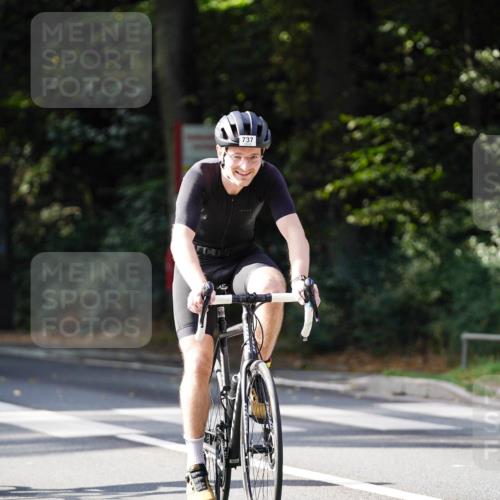 14.09.2025 - Stadtparktriathlon Michael Burmester http://msf.ph/oto/8910974 14.09.2025 10:57:54 Radfahren 637, 737, 816, 836, 841, 853 meine-sportfotos.de