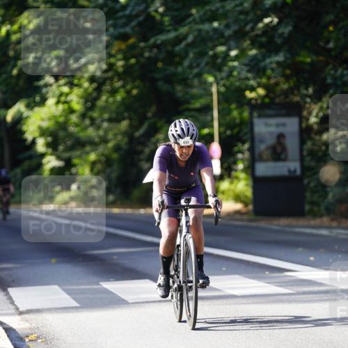 14.09.2025 - Stadtparktriathlon Michael Burmester http://msf.ph/oto/8910991 14.09.2025 10:58:17 Radfahren 692, 835, 846, 898, 919 meine-sportfotos.de