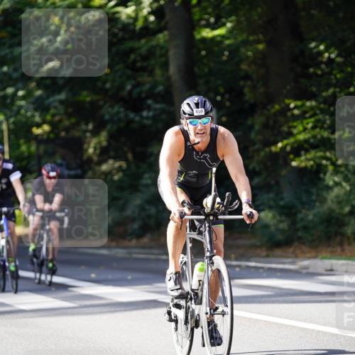 14.09.2025 - Stadtparktriathlon Michael Burmester http://msf.ph/oto/8911000 14.09.2025 10:58:26 Radfahren 820, 821, 835, 846, 848, 852, 859, 861, 872, 898, 919 meine-sportfotos.de