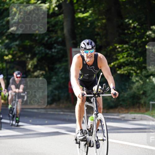 14.09.2025 - Stadtparktriathlon Michael Burmester http://msf.ph/oto/8911001 14.09.2025 10:58:26 Radfahren 820, 821, 835, 846, 848, 852, 859, 861, 872, 898, 919 meine-sportfotos.de