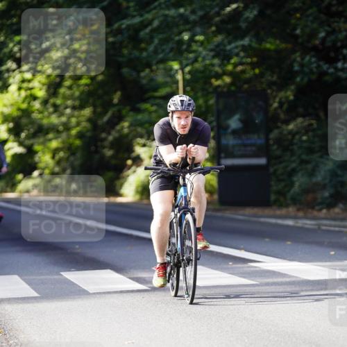 14.09.2025 - Stadtparktriathlon Michael Burmester http://msf.ph/oto/8911011 14.09.2025 10:58:38 Radfahren 714, 821, 897 meine-sportfotos.de