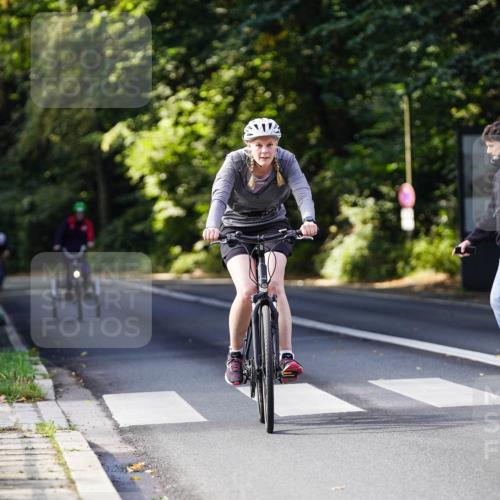 14.09.2025 - Stadtparktriathlon Michael Burmester http://msf.ph/oto/8911013 14.09.2025 10:58:41 Radfahren 714, 897 meine-sportfotos.de