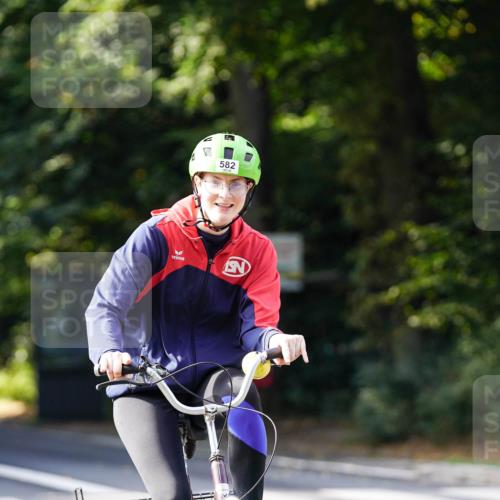 14.09.2025 - Stadtparktriathlon Michael Burmester http://msf.ph/oto/8911018 14.09.2025 10:58:50 Radfahren 582, 712, 750 meine-sportfotos.de