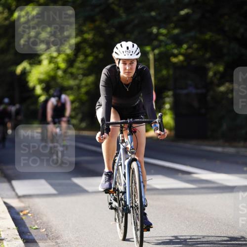 14.09.2025 - Stadtparktriathlon Michael Burmester http://msf.ph/oto/8911021 14.09.2025 10:58:54 Radfahren 582, 712, 727, 750, 799, 804, 873, 917 meine-sportfotos.de