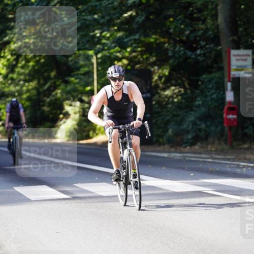 14.09.2025 - Stadtparktriathlon Michael Burmester http://msf.ph/oto/8911024 14.09.2025 10:58:56 Radfahren 582, 712, 727, 743, 750, 799, 804, 862, 873, 917 meine-sportfotos.de