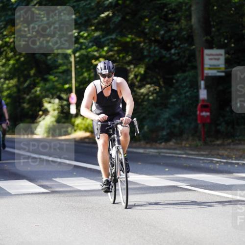 14.09.2025 - Stadtparktriathlon Michael Burmester http://msf.ph/oto/8911025 14.09.2025 10:58:56 Radfahren 582, 712, 727, 743, 750, 799, 804, 862, 873, 917 meine-sportfotos.de