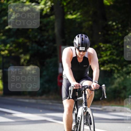 14.09.2025 - Stadtparktriathlon Michael Burmester http://msf.ph/oto/8911026 14.09.2025 10:58:57 Radfahren 582, 712, 727, 743, 750, 799, 804, 862, 873, 882, 917 meine-sportfotos.de