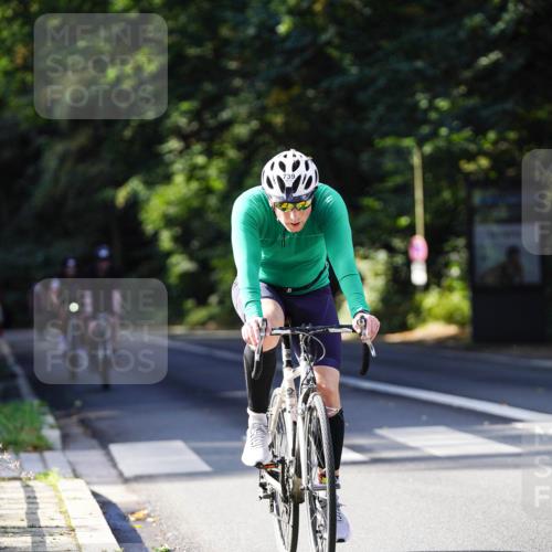 14.09.2025 - Stadtparktriathlon Michael Burmester http://msf.ph/oto/8911037 14.09.2025 10:59:07 Radfahren 683, 727, 739, 743, 759, 799, 862, 873, 882, 920 meine-sportfotos.de