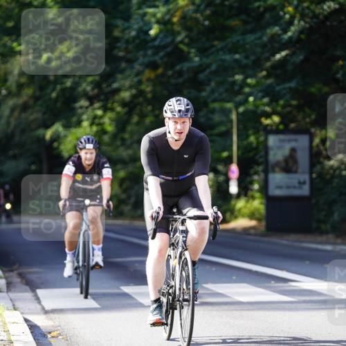 14.09.2025 - Stadtparktriathlon Michael Burmester http://msf.ph/oto/8911039 14.09.2025 10:59:10 Radfahren 683, 739, 759, 882, 886, 920 meine-sportfotos.de