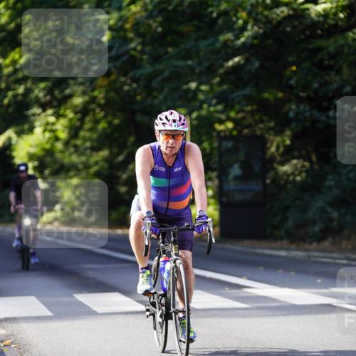 14.09.2025 - Stadtparktriathlon Michael Burmester http://msf.ph/oto/8911043 14.09.2025 10:59:18 Radfahren 683, 748, 752, 775, 800, 813, 886, 889 meine-sportfotos.de