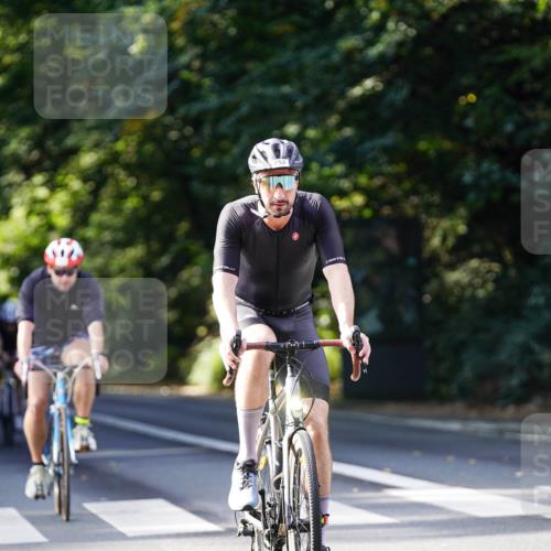 14.09.2025 - Stadtparktriathlon Michael Burmester http://msf.ph/oto/8911045 14.09.2025 10:59:21 Radfahren 748, 752, 775, 800, 813, 886, 889 meine-sportfotos.de