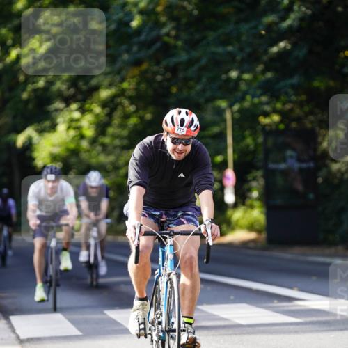14.09.2025 - Stadtparktriathlon Michael Burmester http://msf.ph/oto/8911047 14.09.2025 10:59:22 Radfahren 748, 752, 775, 800, 813, 886, 889 meine-sportfotos.de