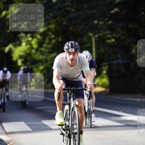 14.09.2025 - Stadtparktriathlon Michael Burmester http://msf.ph/oto/8911051 14.09.2025 10:59:23 Radfahren 748, 752, 775, 800, 813, 886, 889 meine-sportfotos.de