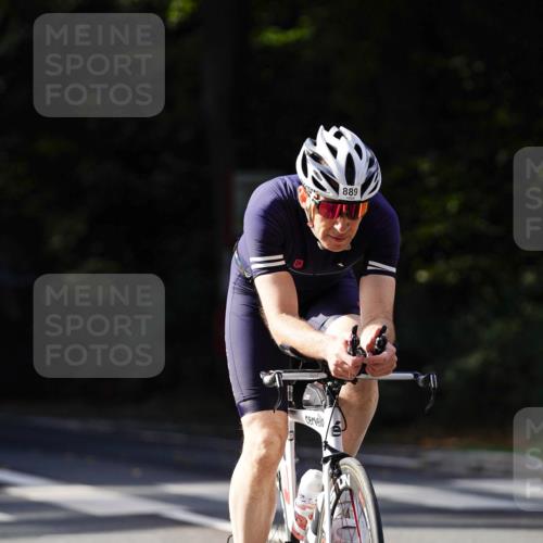 14.09.2025 - Stadtparktriathlon Michael Burmester http://msf.ph/oto/8911052 14.09.2025 10:59:24 Radfahren 748, 752, 775, 800, 813, 886, 889 meine-sportfotos.de