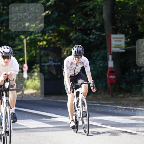 14.09.2025 - Stadtparktriathlon Michael Burmester http://msf.ph/oto/8911054 14.09.2025 10:59:25 Radfahren 698, 748, 752, 775, 800, 813, 889 meine-sportfotos.de