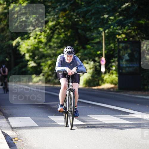 14.09.2025 - Stadtparktriathlon Michael Burmester http://msf.ph/oto/8911058 14.09.2025 10:59:32 Radfahren 698, 785 meine-sportfotos.de