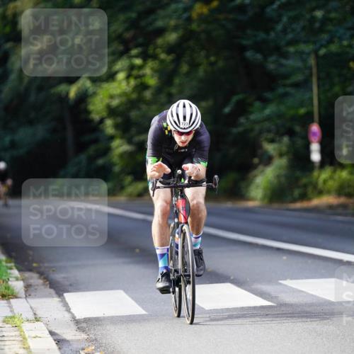 14.09.2025 - Stadtparktriathlon Michael Burmester http://msf.ph/oto/8911071 14.09.2025 11:00:15 Radfahren 723 meine-sportfotos.de