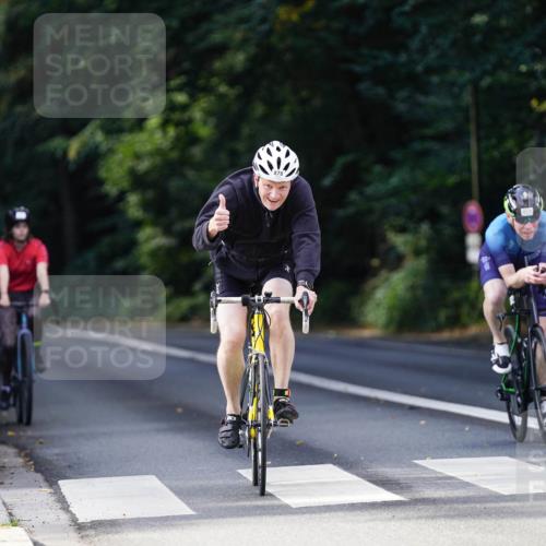 14.09.2025 - Stadtparktriathlon Michael Burmester http://msf.ph/oto/8911077 14.09.2025 11:00:26 Radfahren 829, 871, 878, 915 meine-sportfotos.de