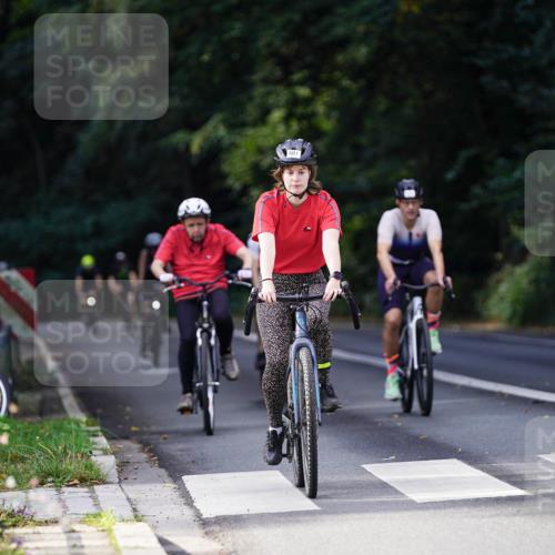 14.09.2025 - Stadtparktriathlon Michael Burmester http://msf.ph/oto/8911081 14.09.2025 11:00:30 Radfahren 600, 601, 643, 829, 838, 871, 878, 915 meine-sportfotos.de