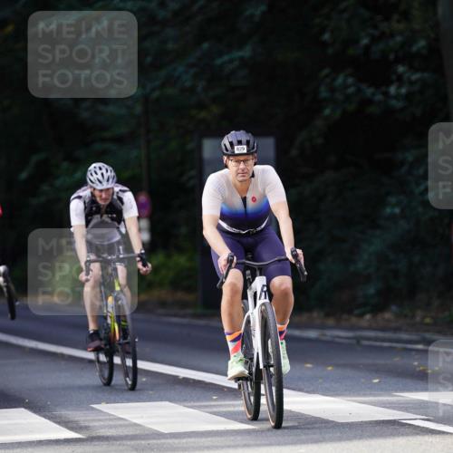 14.09.2025 - Stadtparktriathlon Michael Burmester http://msf.ph/oto/8911084 14.09.2025 11:00:31 Radfahren 600, 601, 643, 829, 838, 871, 878, 915 meine-sportfotos.de
