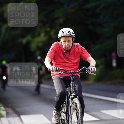 14.09.2025 - Stadtparktriathlon Michael Burmester http://msf.ph/oto/8911087 14.09.2025 11:00:35 Radfahren 600, 601, 643, 829, 838, 870, 915, 921 meine-sportfotos.de