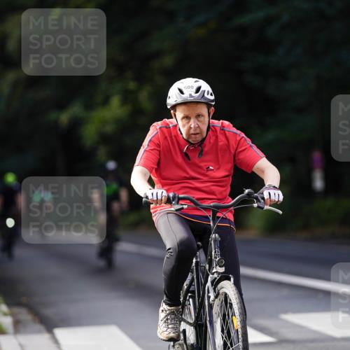 14.09.2025 - Stadtparktriathlon Michael Burmester http://msf.ph/oto/8911088 14.09.2025 11:00:35 Radfahren 600, 601, 643, 829, 838, 870, 915, 921 meine-sportfotos.de