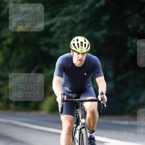 14.09.2025 - Stadtparktriathlon Michael Burmester http://msf.ph/oto/8911091 14.09.2025 11:00:40 Radfahren 600, 601, 643, 724, 730, 793, 838, 865, 870, 921 meine-sportfotos.de