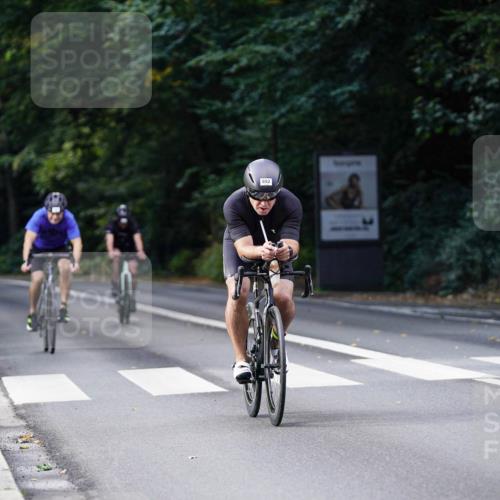 14.09.2025 - Stadtparktriathlon Michael Burmester http://msf.ph/oto/8911108 14.09.2025 11:01:00 Radfahren 797, 825, 843, 892, 895 meine-sportfotos.de