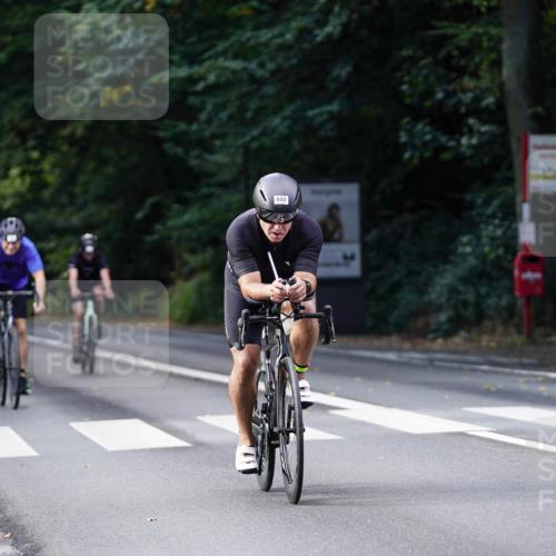 14.09.2025 - Stadtparktriathlon Michael Burmester http://msf.ph/oto/8911109 14.09.2025 11:01:00 Radfahren 797, 825, 843, 892, 895 meine-sportfotos.de