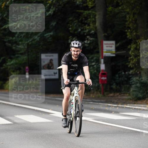 14.09.2025 - Stadtparktriathlon Michael Burmester http://msf.ph/oto/8911112 14.09.2025 11:01:03 Radfahren 758, 797, 806, 825, 843, 892, 895 meine-sportfotos.de