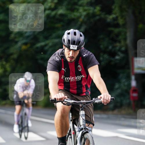 14.09.2025 - Stadtparktriathlon Michael Burmester http://msf.ph/oto/8911115 14.09.2025 11:01:04 Radfahren 758, 797, 806, 825, 843, 892, 895 meine-sportfotos.de