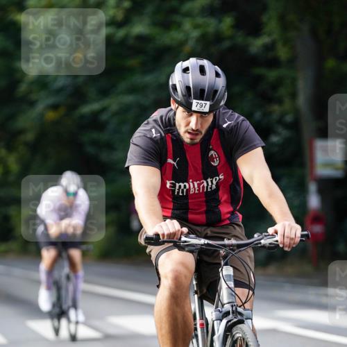 14.09.2025 - Stadtparktriathlon Michael Burmester http://msf.ph/oto/8911116 14.09.2025 11:01:04 Radfahren 758, 797, 806, 825, 843, 892, 895 meine-sportfotos.de