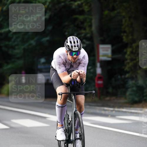14.09.2025 - Stadtparktriathlon Michael Burmester http://msf.ph/oto/8911117 14.09.2025 11:01:05 Radfahren 758, 797, 806, 825, 843, 892, 895 meine-sportfotos.de