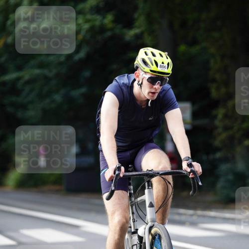14.09.2025 - Stadtparktriathlon Michael Burmester http://msf.ph/oto/8911122 14.09.2025 11:01:11 Radfahren 749, 758, 806, 825, 902 meine-sportfotos.de