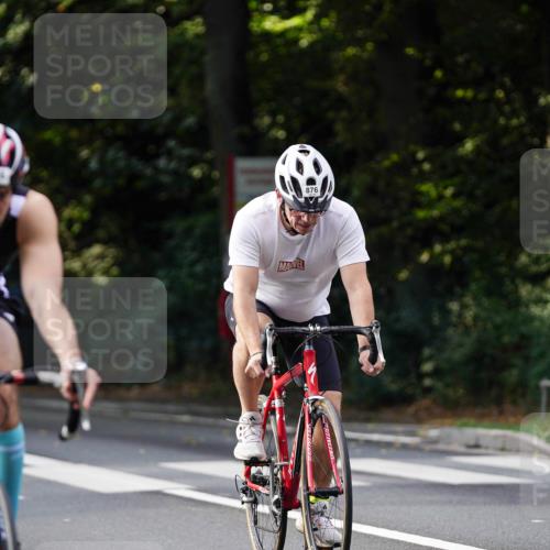 14.09.2025 - Stadtparktriathlon Michael Burmester http://msf.ph/oto/8911130 14.09.2025 11:01:23 Radfahren 749, 766, 808, 847, 876, 902 meine-sportfotos.de