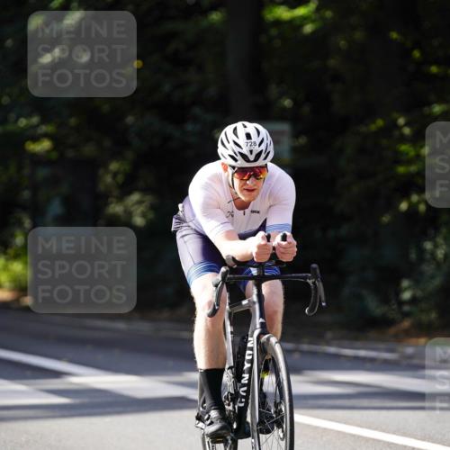 14.09.2025 - Stadtparktriathlon Michael Burmester http://msf.ph/oto/8911139 14.09.2025 11:01:34 Radfahren 728, 769, 772, 847, 880, 901 meine-sportfotos.de