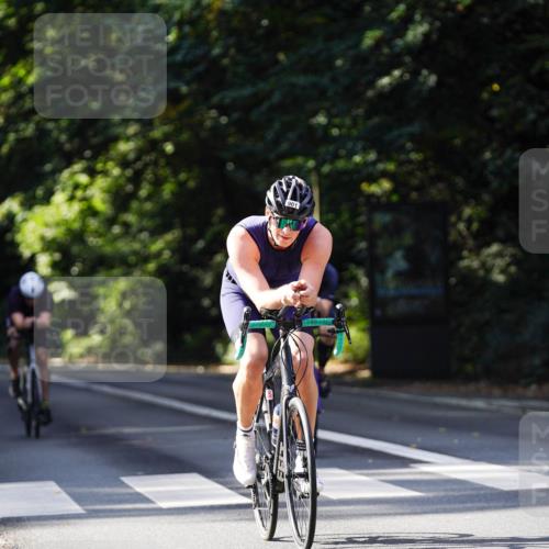 14.09.2025 - Stadtparktriathlon Michael Burmester http://msf.ph/oto/8911142 14.09.2025 11:01:38 Radfahren 728, 769, 772, 880, 901 meine-sportfotos.de