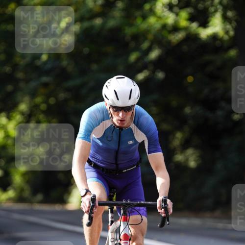 14.09.2025 - Stadtparktriathlon Michael Burmester http://msf.ph/oto/8911148 14.09.2025 11:01:49 Radfahren 663, 770, 787, 815, 823 meine-sportfotos.de