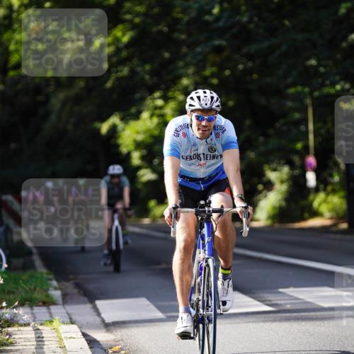 14.09.2025 - Stadtparktriathlon Michael Burmester http://msf.ph/oto/8911151 14.09.2025 11:01:50 Radfahren 663, 770, 787, 815, 823 meine-sportfotos.de