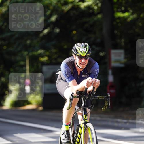 14.09.2025 - Stadtparktriathlon Michael Burmester http://msf.ph/oto/8911157 14.09.2025 11:01:54 Radfahren 663, 736, 770, 787, 815, 823, 842, 854 meine-sportfotos.de