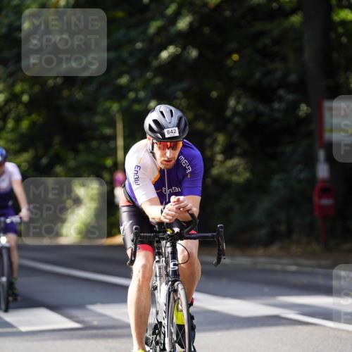 14.09.2025 - Stadtparktriathlon Michael Burmester http://msf.ph/oto/8911167 14.09.2025 11:02:02 Radfahren 736, 779, 780, 790, 815, 822, 842, 854, 868, 900 meine-sportfotos.de